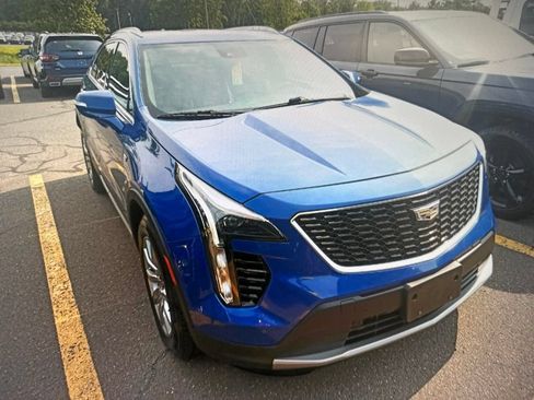 Used 2021 Cadillac XT4 Premium Luxury AWD/4WD image 3