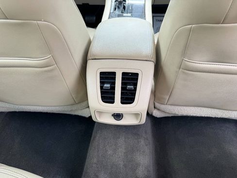 Used 2013 Ford Taurus Limited FWD image 14
