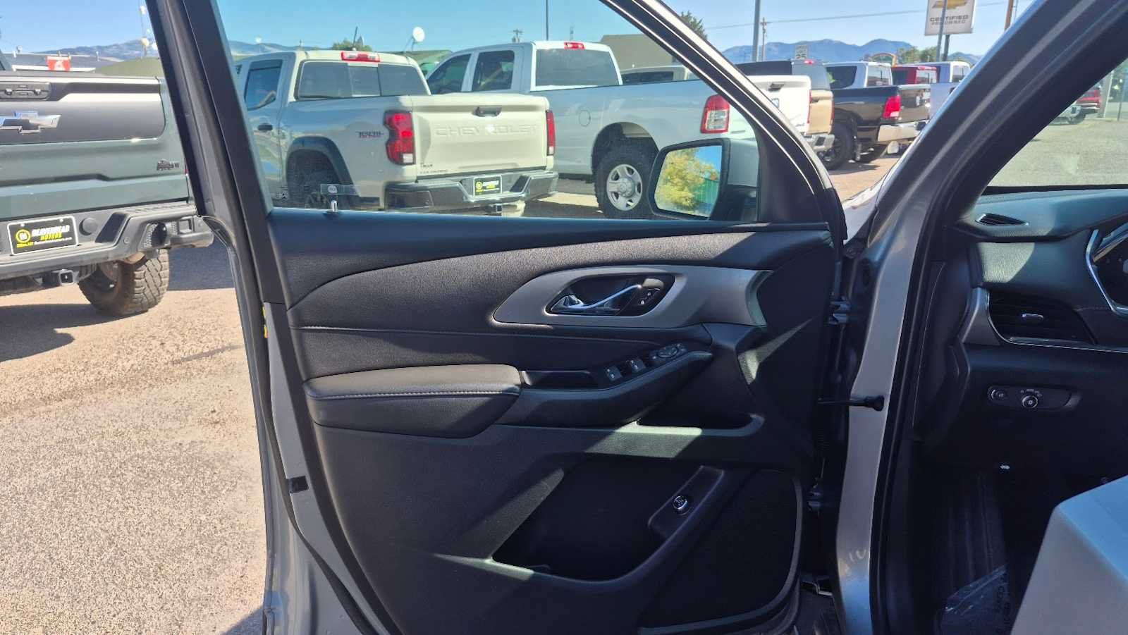 Used 2023 Chevrolet Traverse LT AWD/4WD image 12
