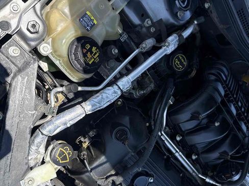 Used 2011 Ford Fusion SE FWD image 28