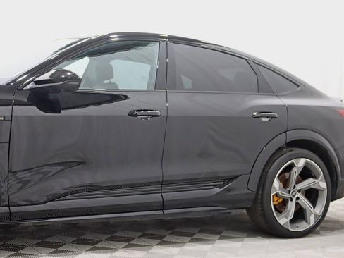 Used 2022 Audi e-tron S Prestige w/ Prestige Package image 4