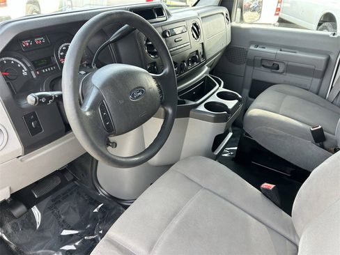 Used 2014 Ford E-250 and Econoline 250 image 20