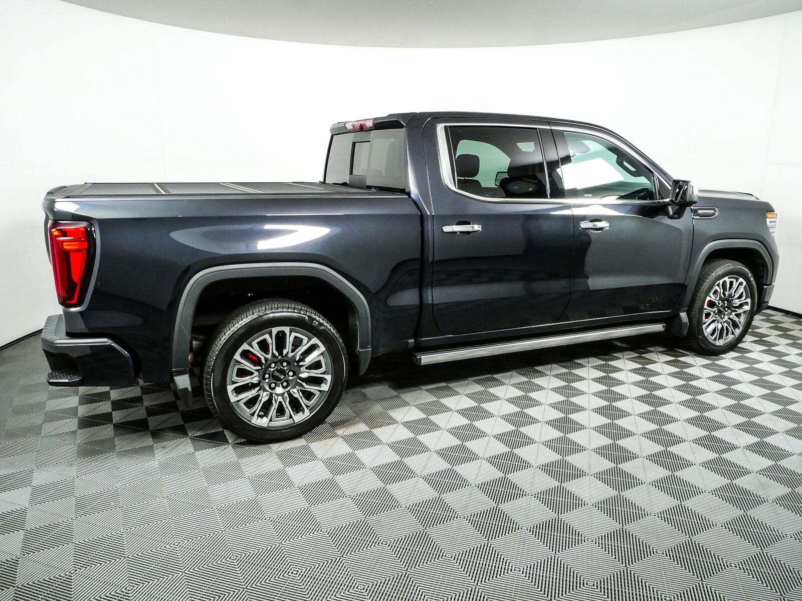 Used 2024 GMC Sierra 1500 Denali Ultimate AWD/4WD image 2