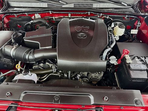 Used 2020 Toyota Tacoma SR image 27