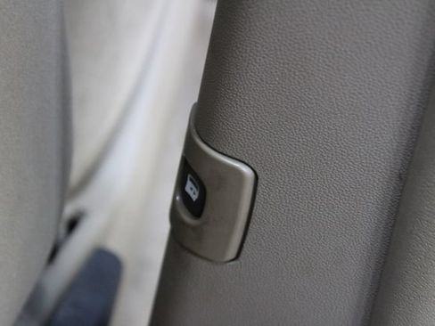 Used 2011 Chrysler Town & Country Touring w/ Security Group FWD image 11