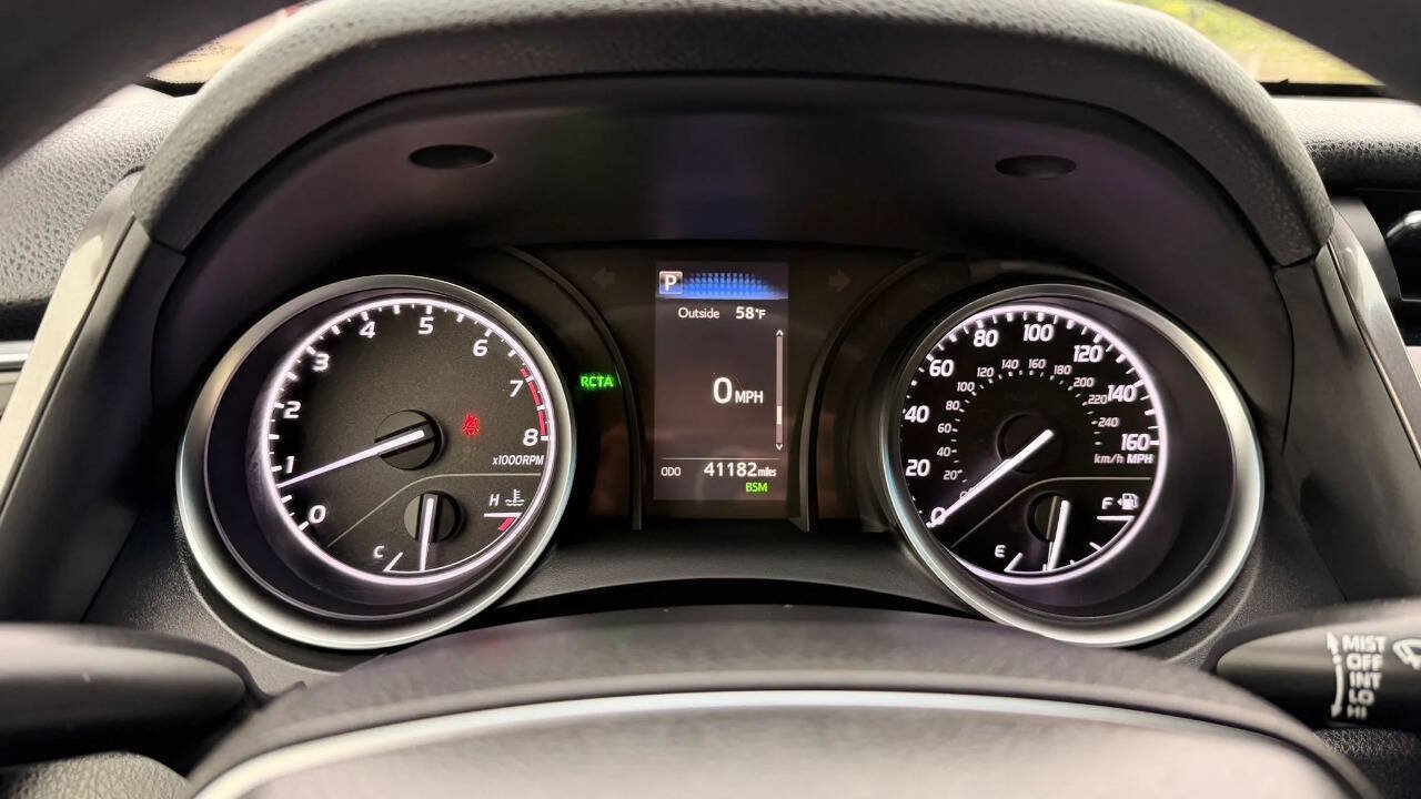 Used 2018 Toyota Camry LE w/ Moonroof Package FWD image 12