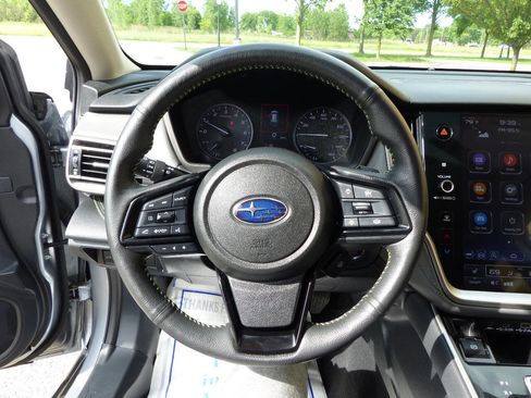 Used 2025 Subaru Outback Onyx Edition AWD/4WD image 25