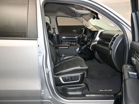 Used 2019 RAM 1500 Laramie AWD/4WD image 25