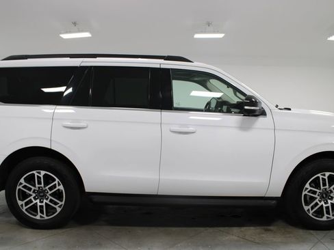 Used 2025 Ford Expedition Active AWD/4WD image 12