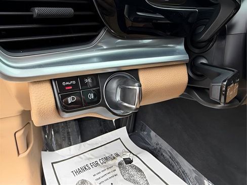 Used 2018 Porsche Panamera 4 image 28