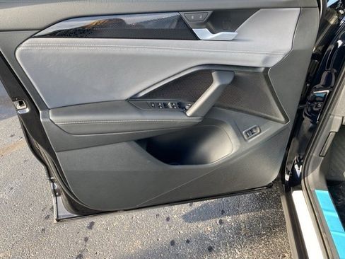 New 2026 Volkswagen Tiguan SE image 21