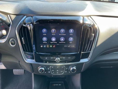 Used 2023 Chevrolet Traverse LT image 13