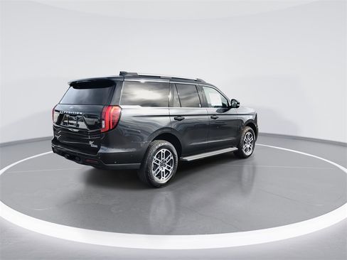 New 2025 Ford Expedition Active image 8