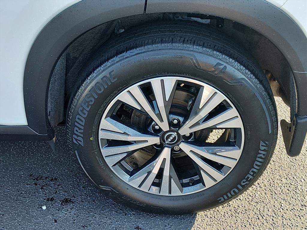 Used 2023 Nissan Rogue SV AWD/4WD image 18