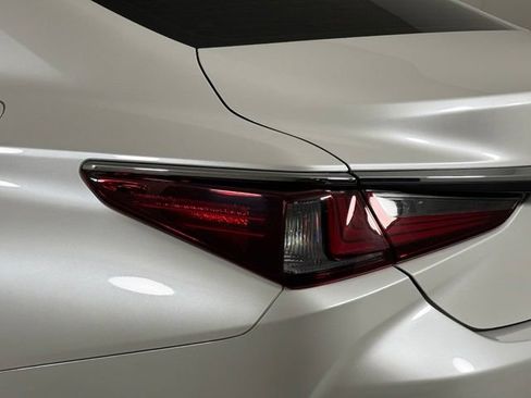 Certified 2024 Lexus ES 350 FWD image 17