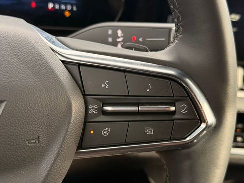 Used 2025 Chevrolet Equinox LT image 30