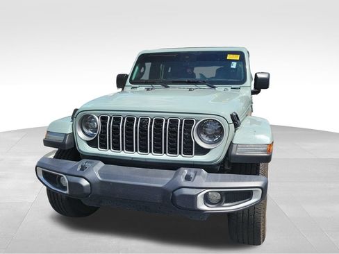 Used 2024 Jeep Wrangler Unlimited Sahara w/ Technology Group AWD/4WD image 15