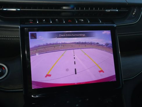 Used 2025 Jeep Grand Cherokee Overland AWD/4WD image 31
