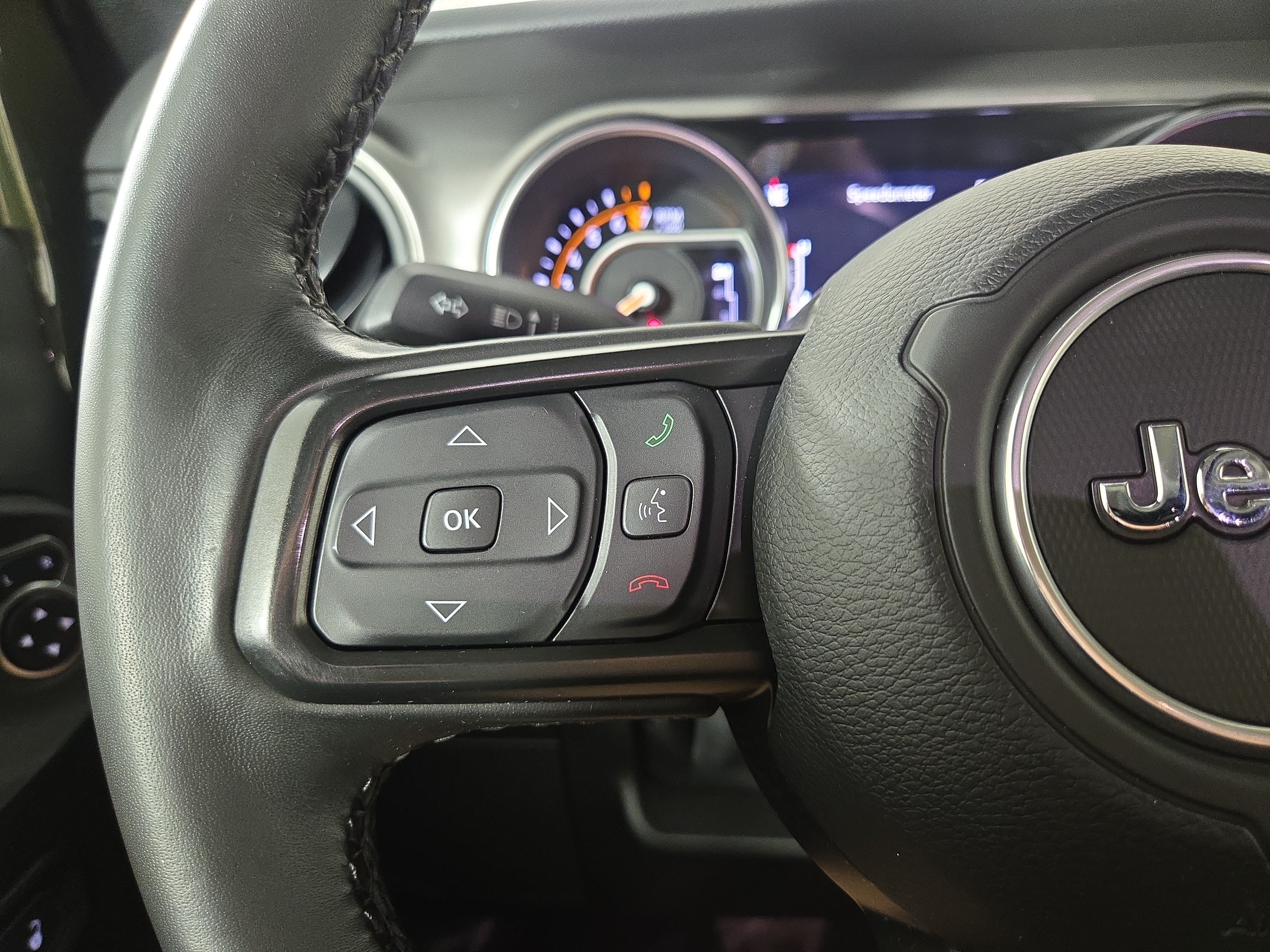 Used 2022 Jeep Gladiator Overland AWD/4WD image 16