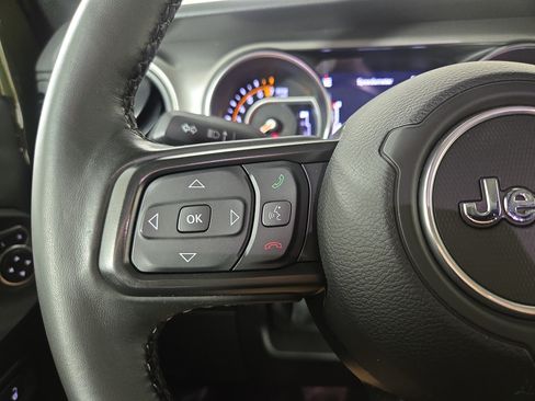 Used 2022 Jeep Gladiator Sport AWD/4WD image 16