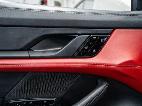 Used 2021 Porsche Taycan 4S image 28