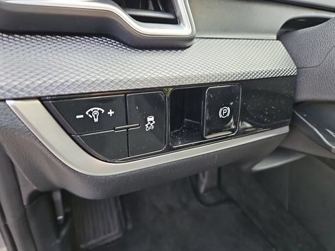 Used 2025 Kia Sportage LX FWD image 23
