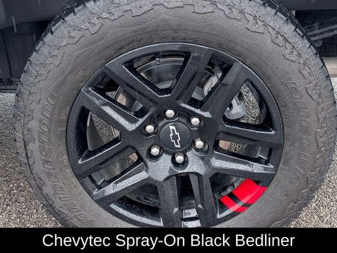 Used 2024 Chevrolet Silverado 1500 RST w/ Redline Edition AWD/4WD image 10