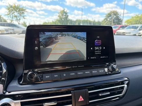 Used 2023 Kia Seltos S w/ Navigation Package AWD/4WD image 9