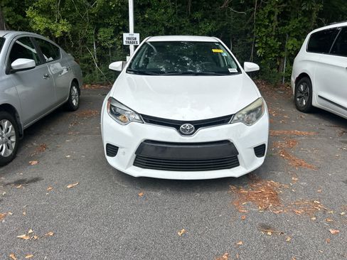 Used 2015 Toyota Corolla LE FWD image 6