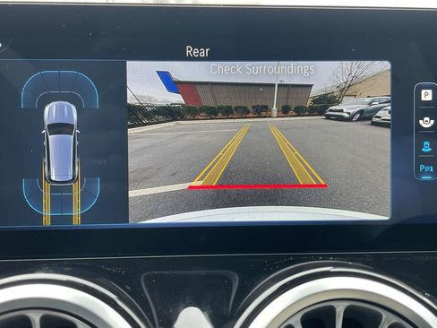 Used 2025 Mercedes-Benz GLB 250 image 26