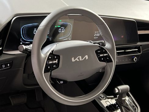 New 2026 Kia Niro EX image 14
