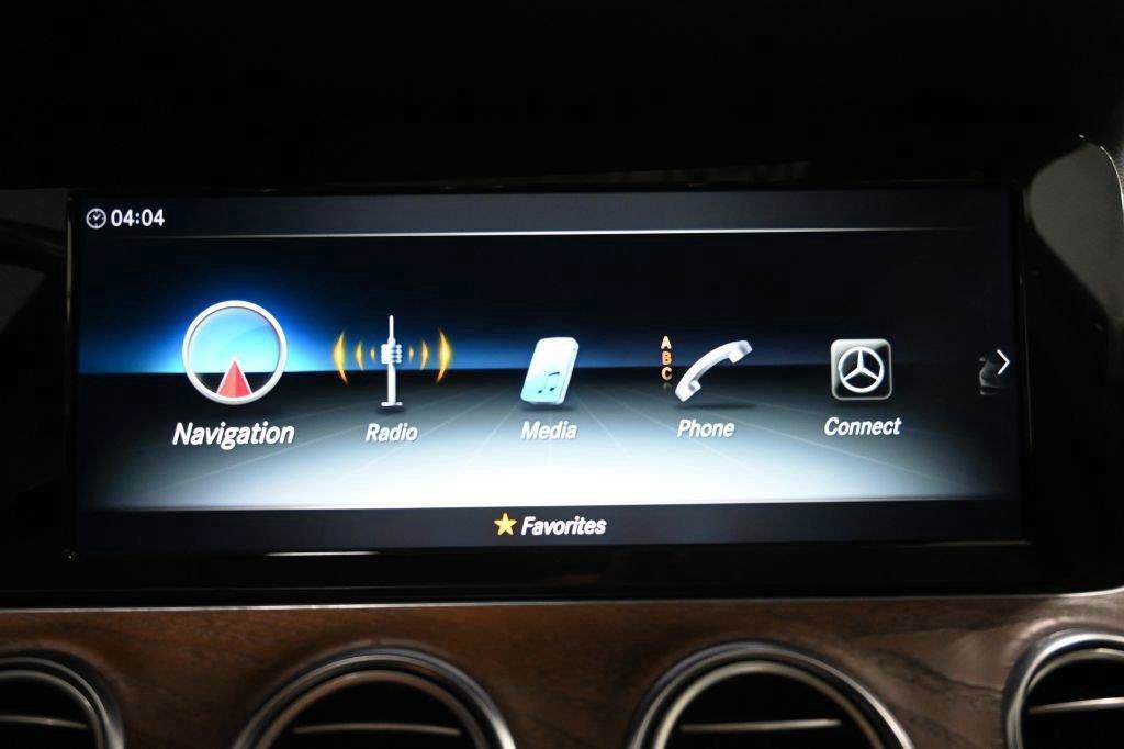Used 2018 Mercedes-Benz E 400 4MATIC Wagon w/ Premium 1 Package image 26