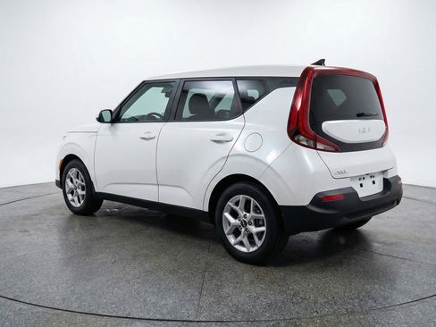 Used 2025 Kia Soul LX w/ LX Technology Package image 6