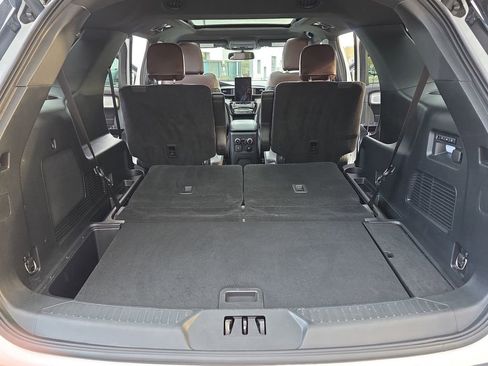 Used 2022 Ford Explorer Platinum w/ Equipment Group 601A image 14