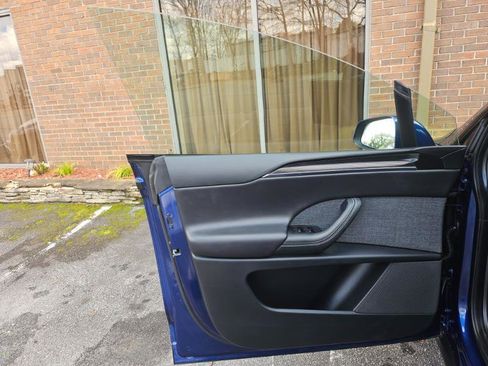 Used 2024 Tesla Model X image 35