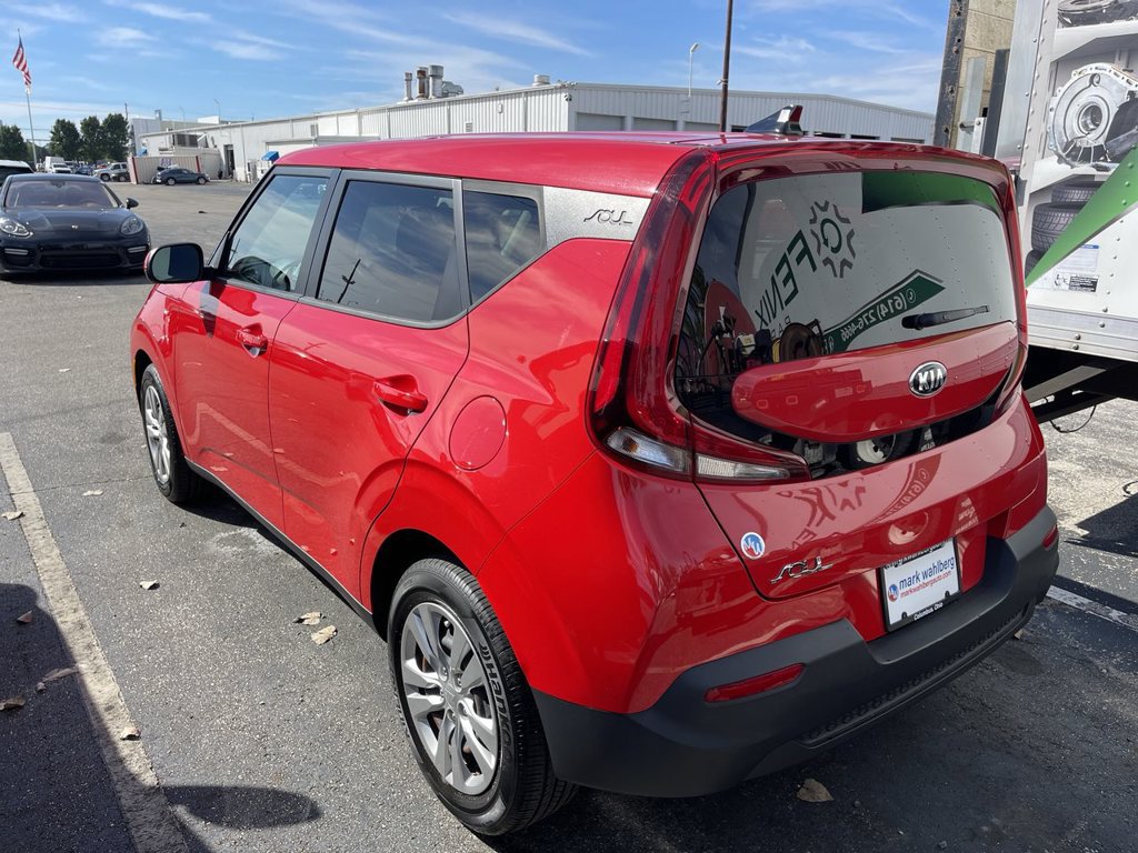 Used 2021 Kia Soul LX FWD image 6