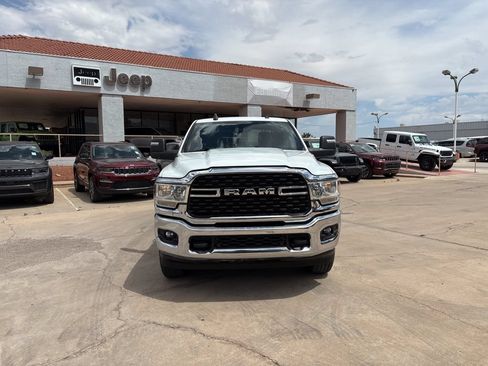 Used 2024 RAM 2500 Big Horn w/ Off Road Package AWD/4WD image 2