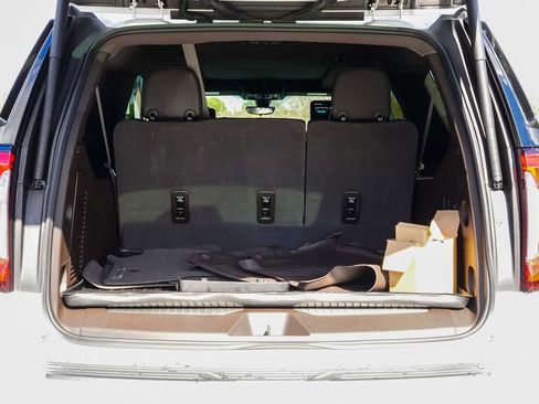 Used 2022 GMC Yukon XL Denali w/ Denali Ultimate Package image 11