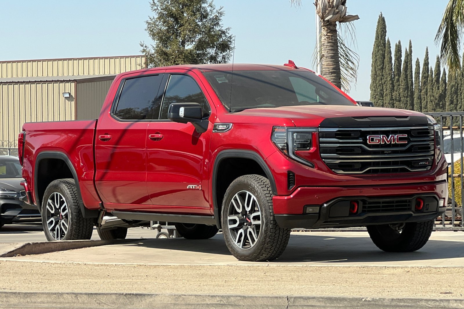 Used 2025 GMC Sierra 1500 AT4 AWD/4WD image 2