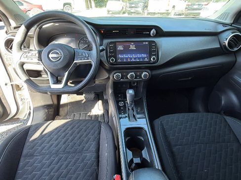 Used 2023 Nissan Kicks SV FWD image 18