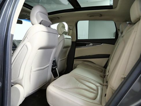 Used 2017 Lincoln MKX Reserve w/ Lincoln MKX Climate Package AWD/4WD image 13