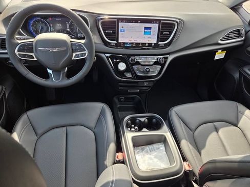 New 2026 Chrysler Voyager LX FWD image 6