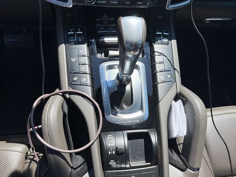 Used 2018 Porsche Cayenne Platinum Edition AWD/4WD image 5