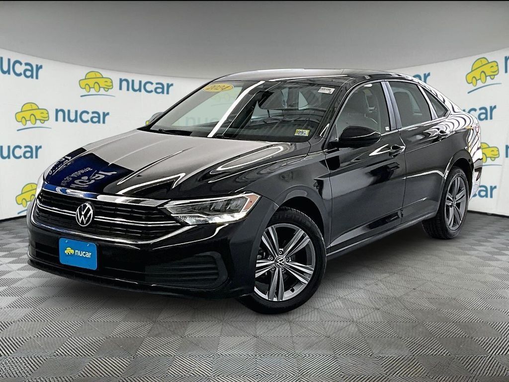 Used 2024 Volkswagen Jetta SE FWD image 3