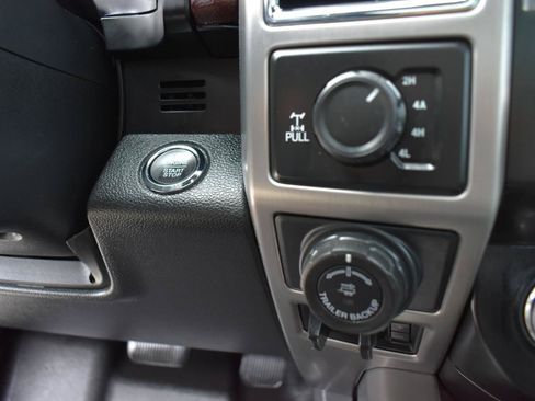 Used 2016 Ford F150 Platinum w/ Equipment Group 701A Luxury AWD/4WD image 42