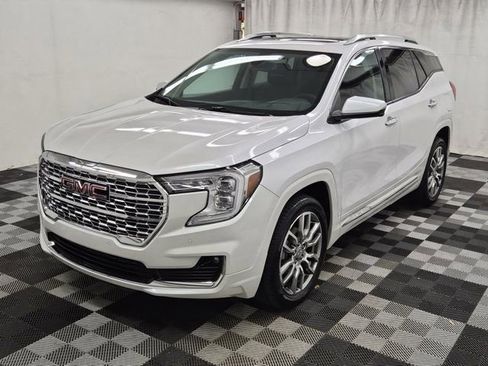 Used 2023 GMC Terrain Denali image 6