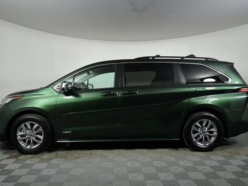 Used 2021 Toyota Sienna LE image 16