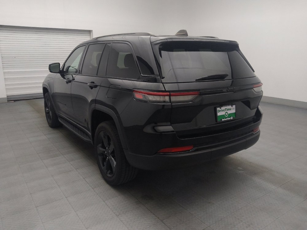 Used 2023 Jeep Grand Cherokee Altitude RWD image 5