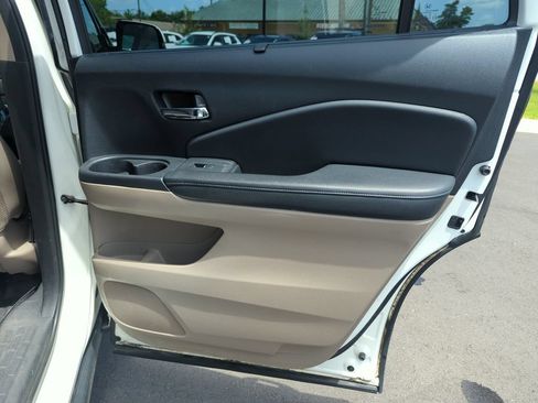 Used 2017 Honda Pilot Touring image 33