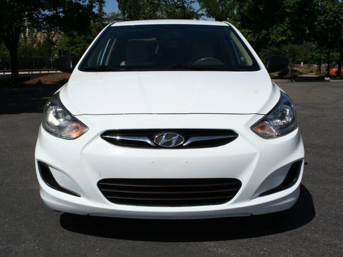 Used 2013 Hyundai Accent GLS FWD image 4